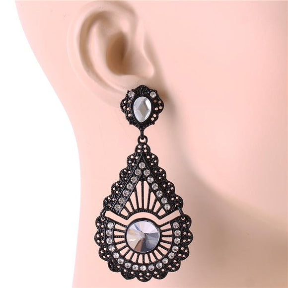 BLACK CHANDELIER FASHION EARRINGS